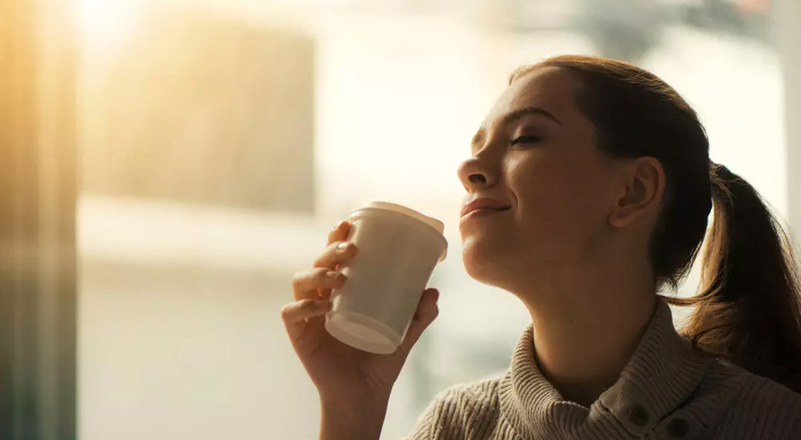 【大連壹鳴設(shè)計(jì)】雀巢 Nespresso正式發(fā)布全新品牌中文名「濃遇咖啡」新標(biāo)志設(shè)計(jì)